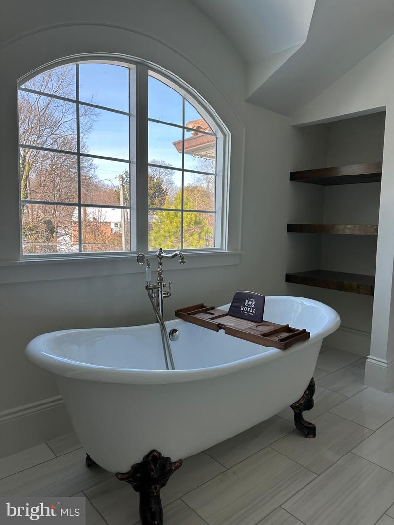 4147 OLD COLUMBIA PIKE, ANNANDALE, Virginia 22003, 6 Bedrooms Bedrooms, ,6 BathroomsBathrooms,Residential,For sale,4147 OLD COLUMBIA PIKE,VAFX2285884 MLS # VAFX2285884