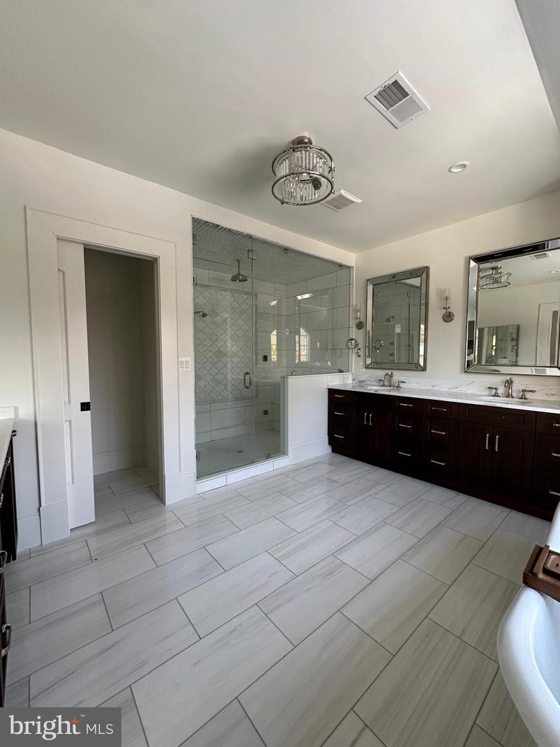 4147 OLD COLUMBIA PIKE, ANNANDALE, Virginia 22003, 6 Bedrooms Bedrooms, ,6 BathroomsBathrooms,Residential,For sale,4147 OLD COLUMBIA PIKE,VAFX2285884 MLS # VAFX2285884