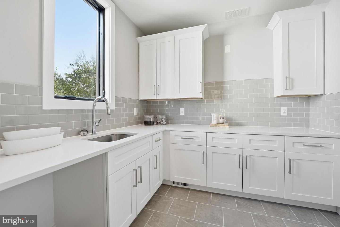 1715 MAXWELL CT, MCLEAN, Virginia 22101, 7 Bedrooms Bedrooms, ,7 BathroomsBathrooms,Residential,For sale,1715 MAXWELL CT,VAFX2285900 MLS # VAFX2285900