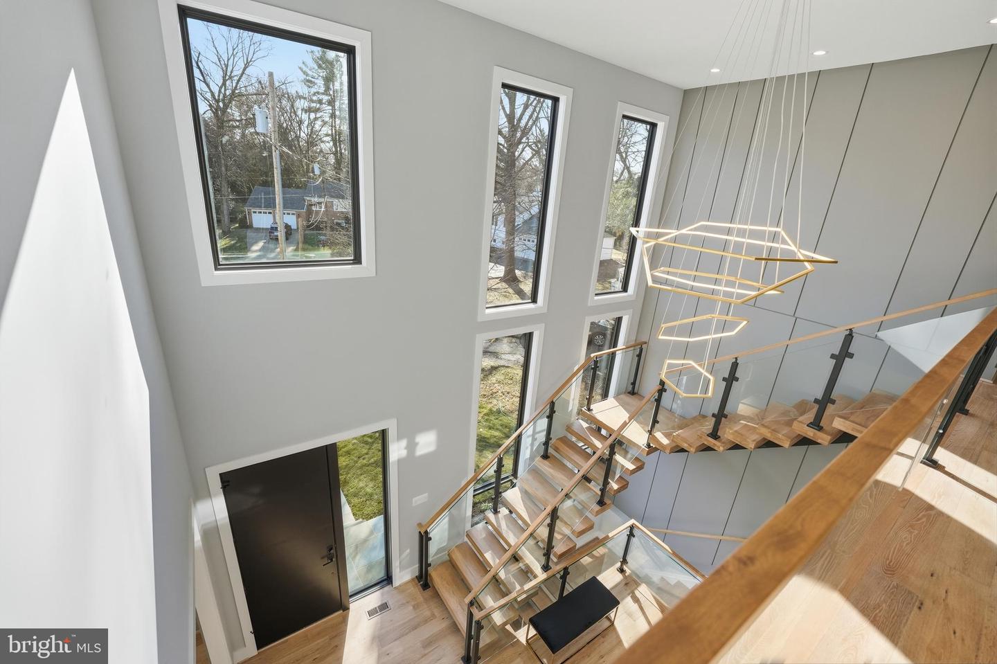 1715 MAXWELL CT, MCLEAN, Virginia 22101, 7 Bedrooms Bedrooms, ,7 BathroomsBathrooms,Residential,For sale,1715 MAXWELL CT,VAFX2285900 MLS # VAFX2285900