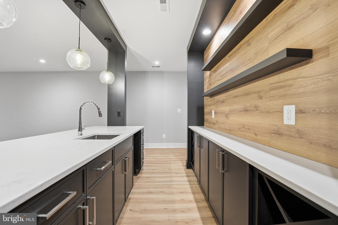 1715 MAXWELL CT, MCLEAN, Virginia 22101, 7 Bedrooms Bedrooms, ,7 BathroomsBathrooms,Residential,For sale,1715 MAXWELL CT,VAFX2285900 MLS # VAFX2285900