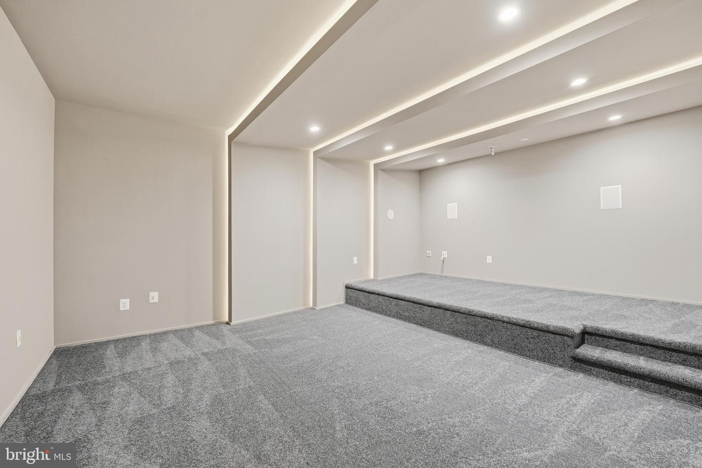 1715 MAXWELL CT, MCLEAN, Virginia 22101, 7 Bedrooms Bedrooms, ,7 BathroomsBathrooms,Residential,For sale,1715 MAXWELL CT,VAFX2285900 MLS # VAFX2285900