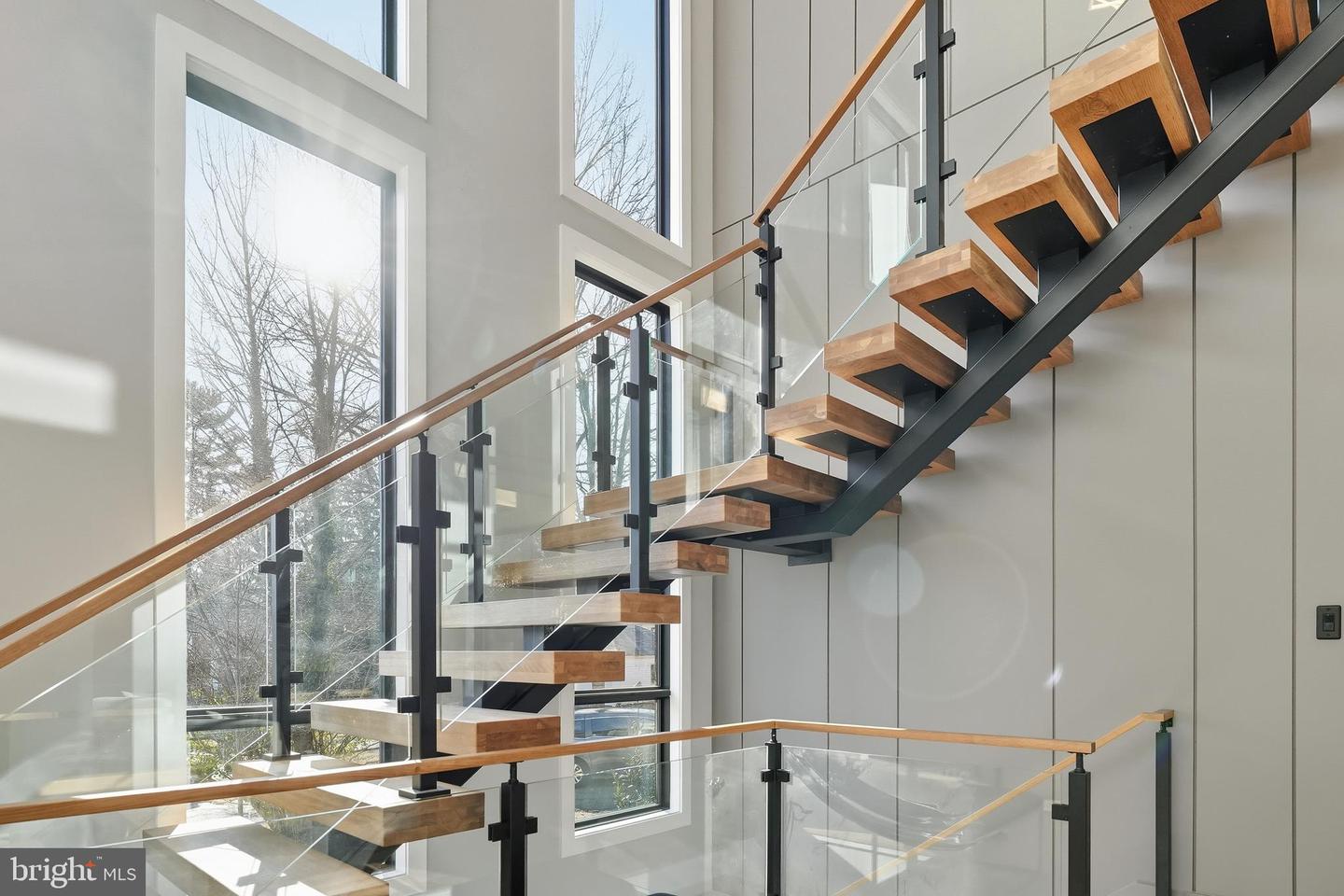 1715 MAXWELL CT, MCLEAN, Virginia 22101, 7 Bedrooms Bedrooms, ,7 BathroomsBathrooms,Residential,For sale,1715 MAXWELL CT,VAFX2285900 MLS # VAFX2285900