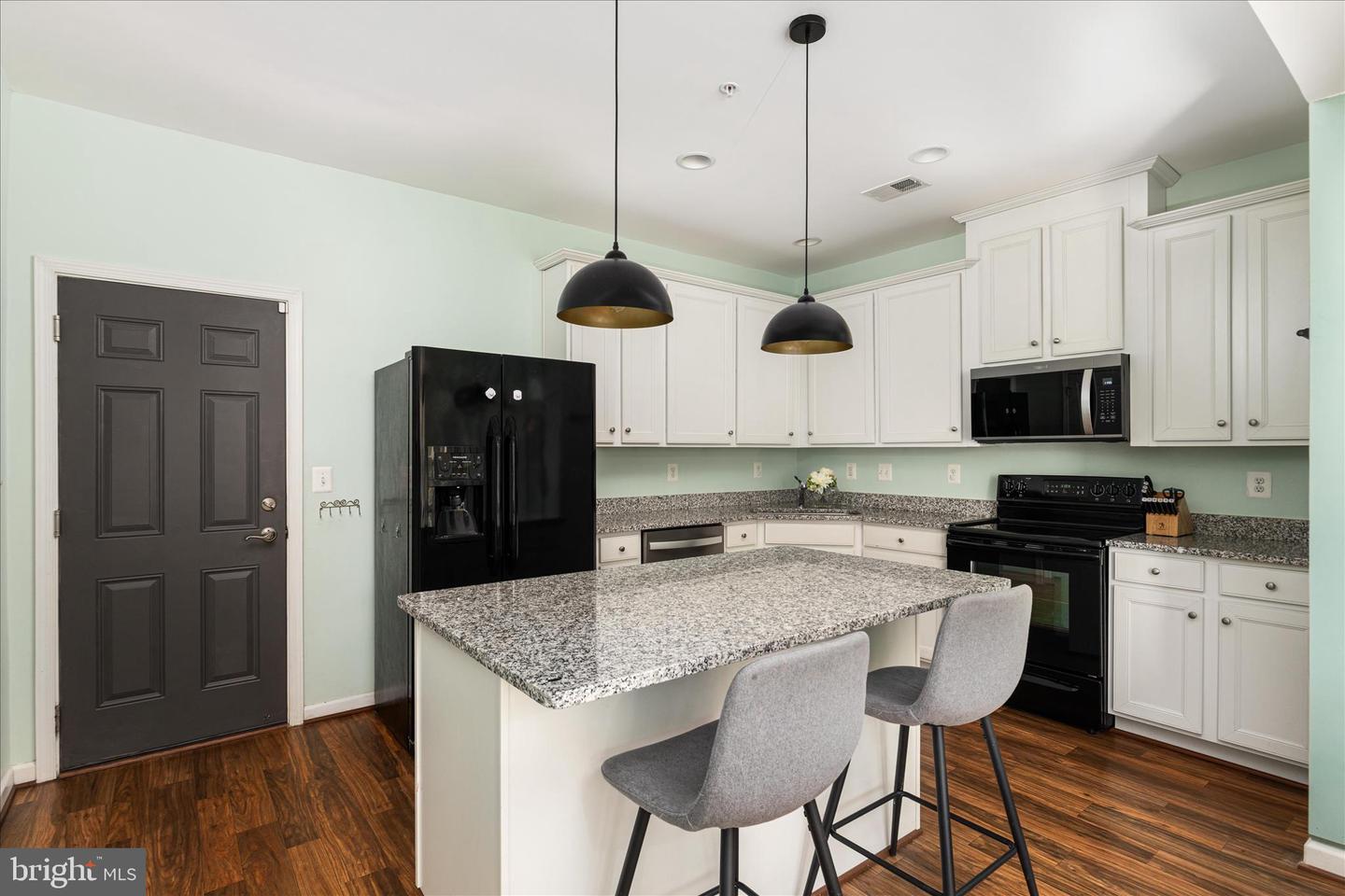 14810 MASON CREEK CIR, WOODBRIDGE, Virginia 22191, 2 Bedrooms Bedrooms, ,2 BathroomsBathrooms,Residential,For sale,14810 MASON CREEK CIR,VAPW2110682 MLS # VAPW2110682