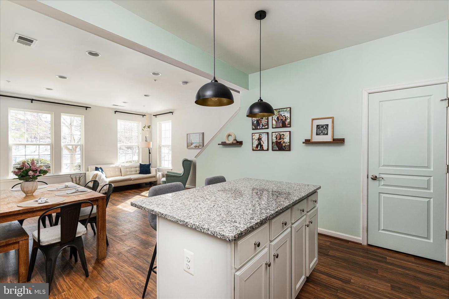 14810 MASON CREEK CIR, WOODBRIDGE, Virginia 22191, 2 Bedrooms Bedrooms, ,2 BathroomsBathrooms,Residential,For sale,14810 MASON CREEK CIR,VAPW2110682 MLS # VAPW2110682