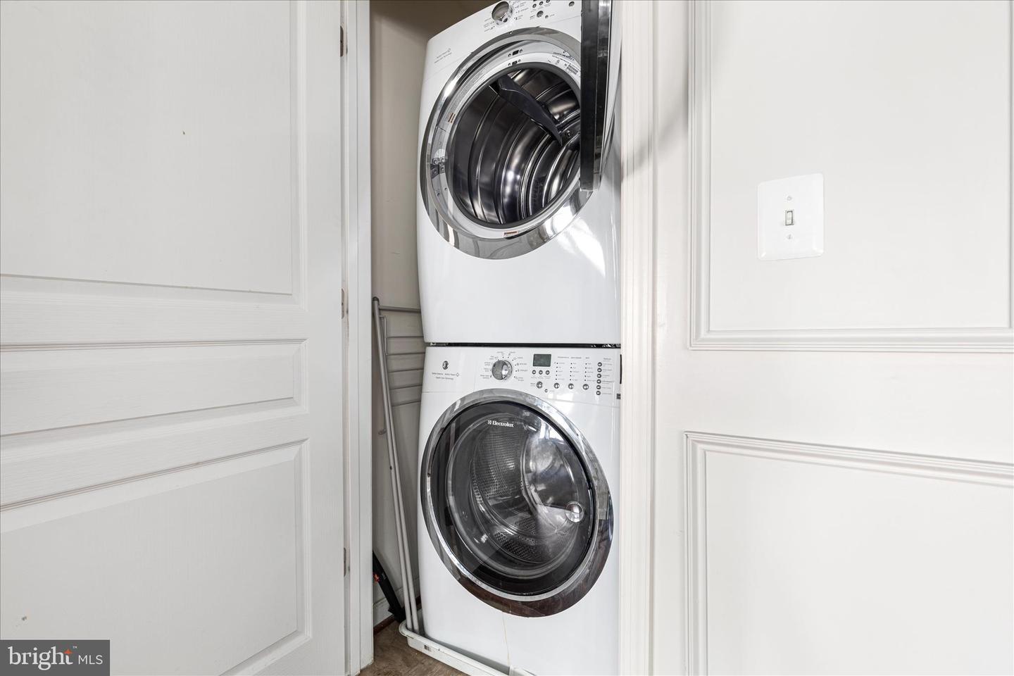 14810 MASON CREEK CIR, WOODBRIDGE, Virginia 22191, 2 Bedrooms Bedrooms, ,2 BathroomsBathrooms,Residential,For sale,14810 MASON CREEK CIR,VAPW2110682 MLS # VAPW2110682