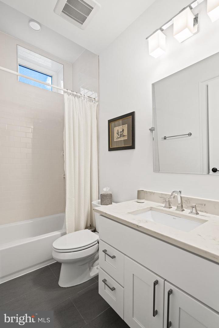 4126 8TH ST NW #2, WASHINGTON, District Of Columbia 20011, 2 Bedrooms Bedrooms, ,2 BathroomsBathrooms,Residential,For sale,4126 8TH ST NW #2,DCDC2241930 MLS # DCDC2241930