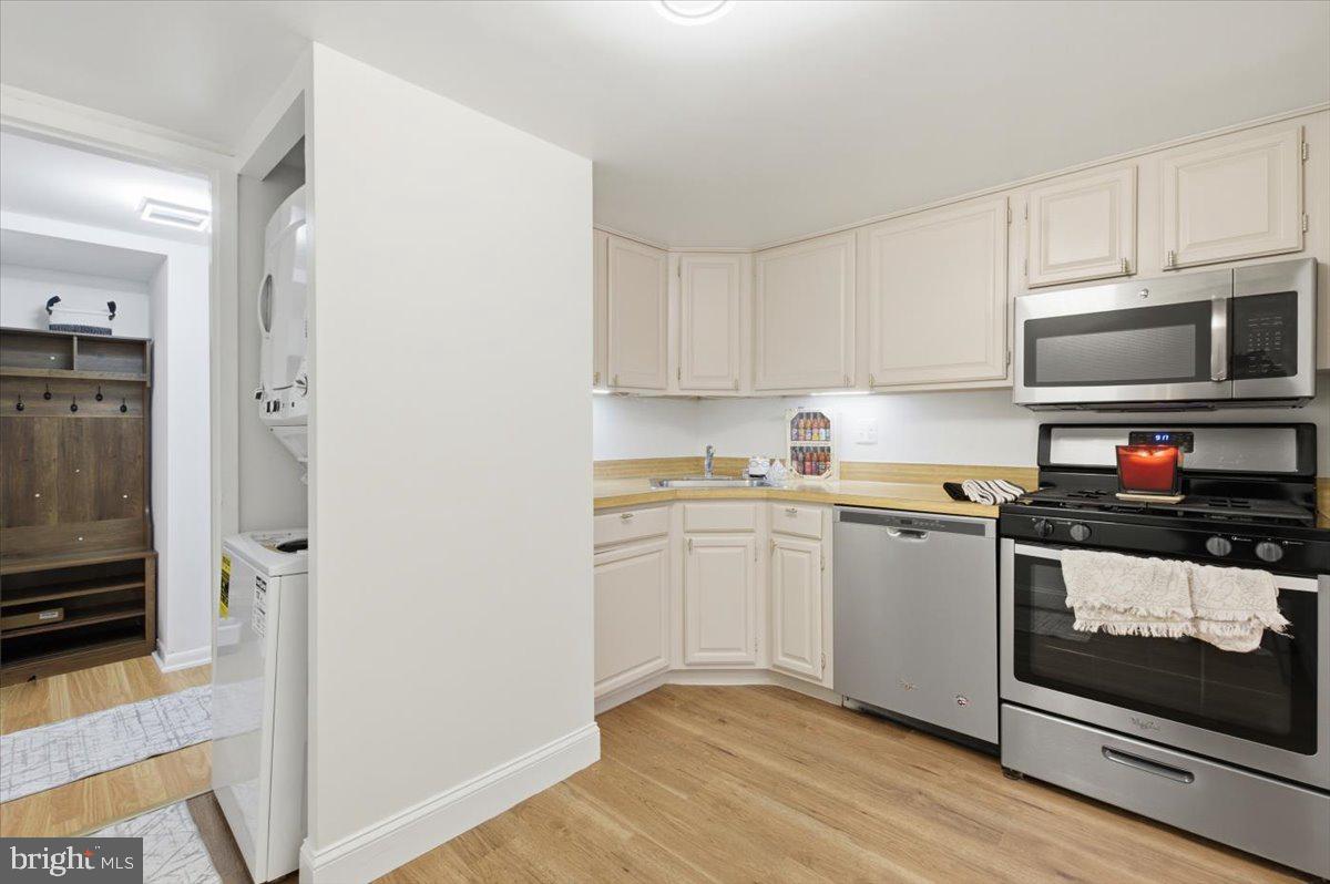 1427 NORTHGATE SQ #27/22B, RESTON, Virginia 20190, 2 Bedrooms Bedrooms, 7 Rooms Rooms,2 BathroomsBathrooms,Residential,For sale,1427 NORTHGATE SQ #27/22B,VAFX2286244 MLS # VAFX2286244