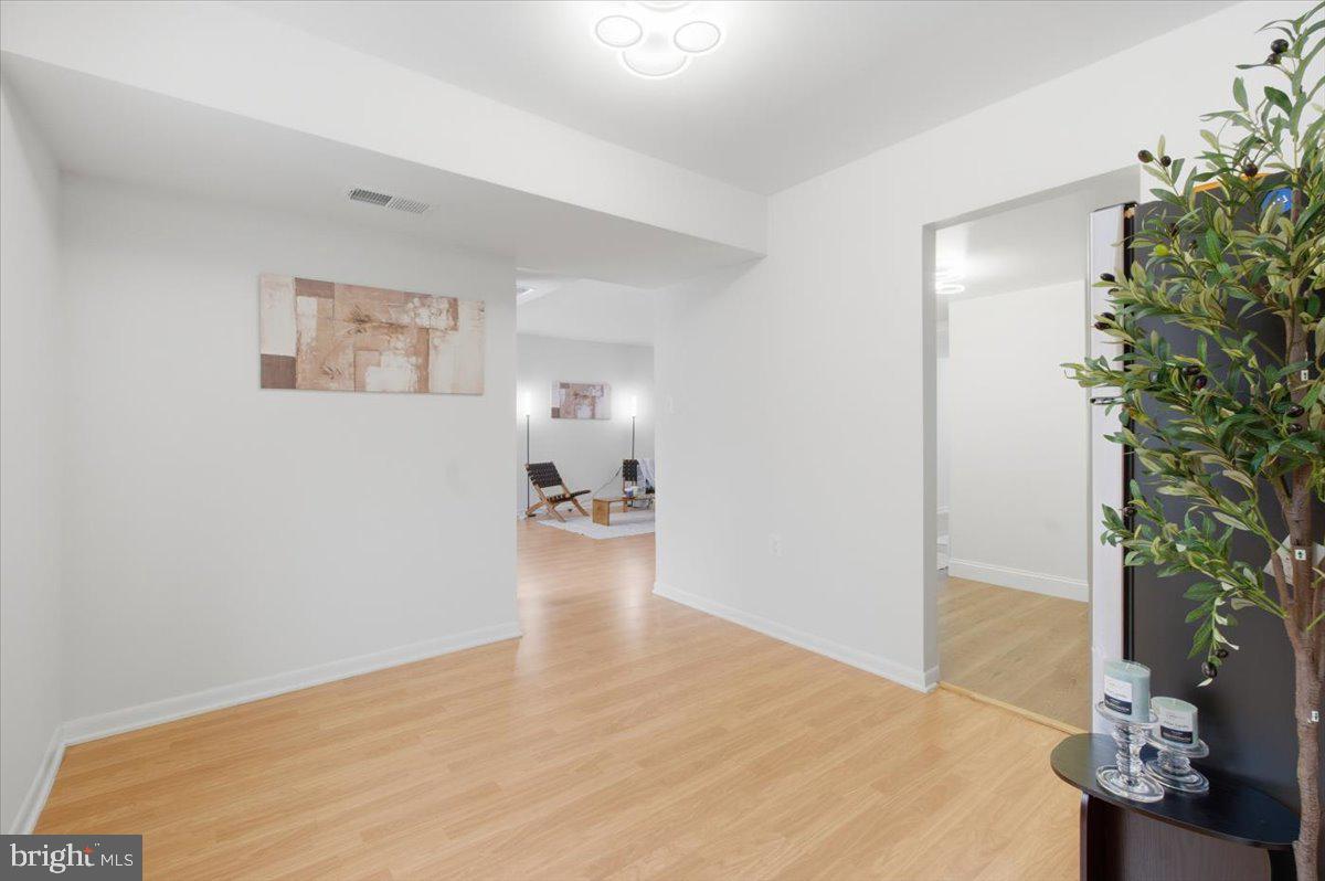 1427 NORTHGATE SQ #27/22B, RESTON, Virginia 20190, 2 Bedrooms Bedrooms, 7 Rooms Rooms,2 BathroomsBathrooms,Residential,For sale,1427 NORTHGATE SQ #27/22B,VAFX2286244 MLS # VAFX2286244