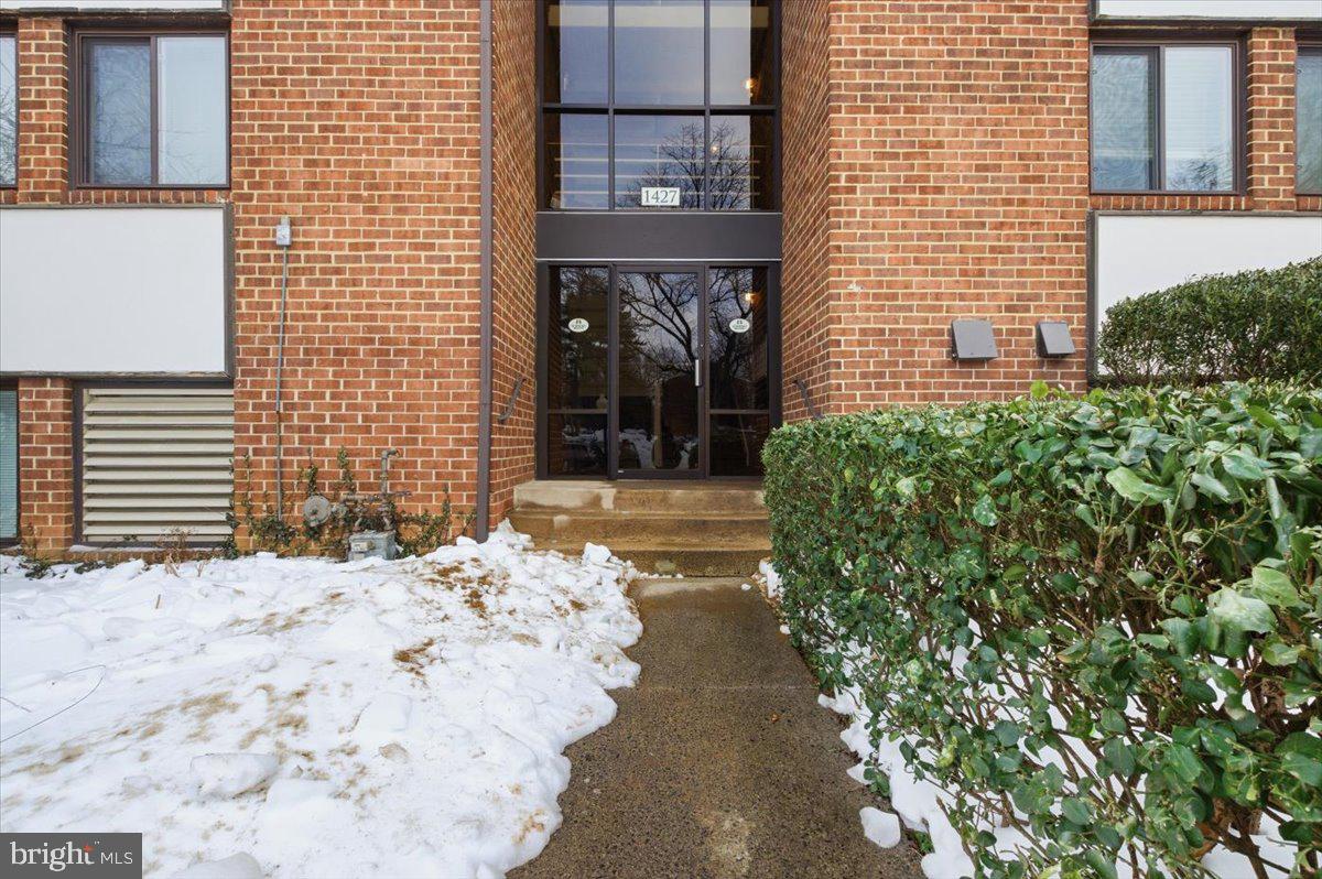 1427 NORTHGATE SQ #27/22B, RESTON, Virginia 20190, 2 Bedrooms Bedrooms, 7 Rooms Rooms,2 BathroomsBathrooms,Residential,For sale,1427 NORTHGATE SQ #27/22B,VAFX2286244 MLS # VAFX2286244