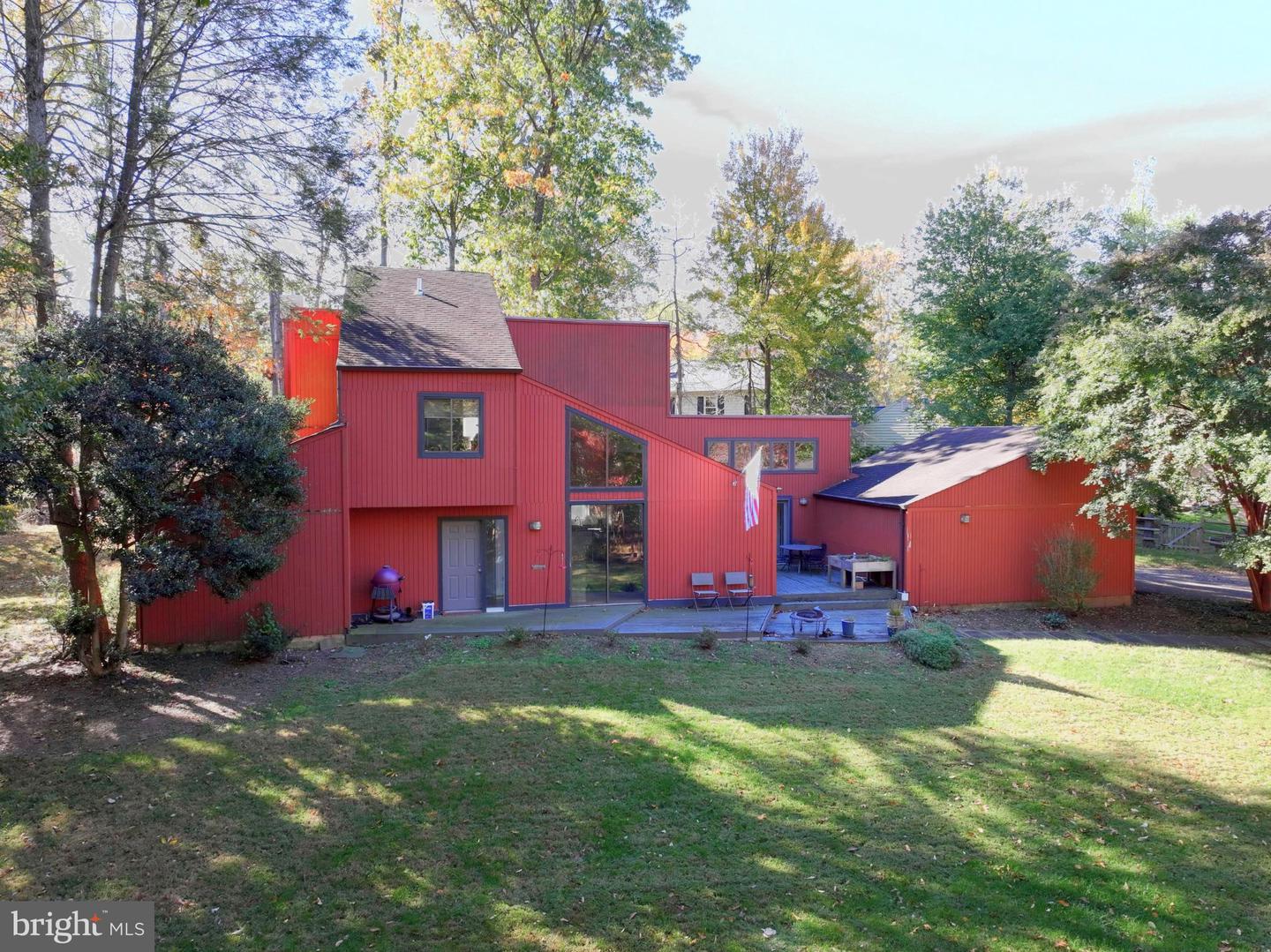 11813 VALE RD, OAKTON, Virginia 22124, 4 Bedrooms Bedrooms, 7 Rooms Rooms,2 BathroomsBathrooms,Residential,For sale,11813 VALE RD,VAFX2286274 MLS # VAFX2286274