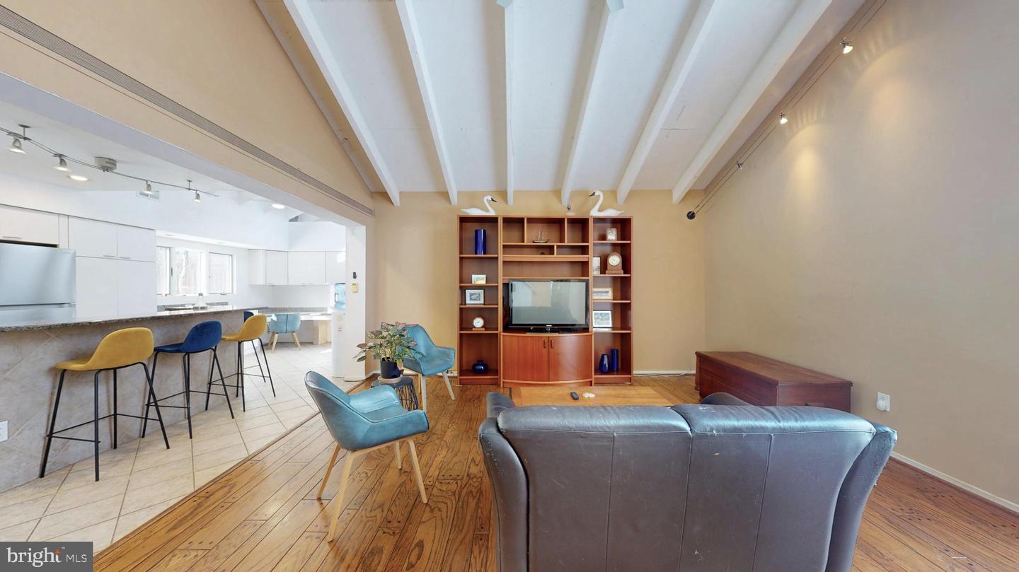 11813 VALE RD, OAKTON, Virginia 22124, 4 Bedrooms Bedrooms, 7 Rooms Rooms,2 BathroomsBathrooms,Residential,For sale,11813 VALE RD,VAFX2286274 MLS # VAFX2286274