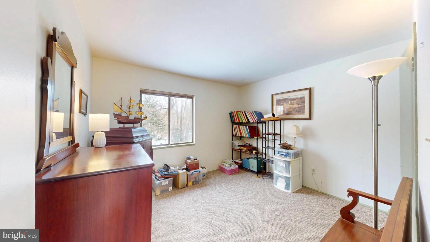 11813 VALE RD, OAKTON, Virginia 22124, 4 Bedrooms Bedrooms, 7 Rooms Rooms,2 BathroomsBathrooms,Residential,For sale,11813 VALE RD,VAFX2286274 MLS # VAFX2286274