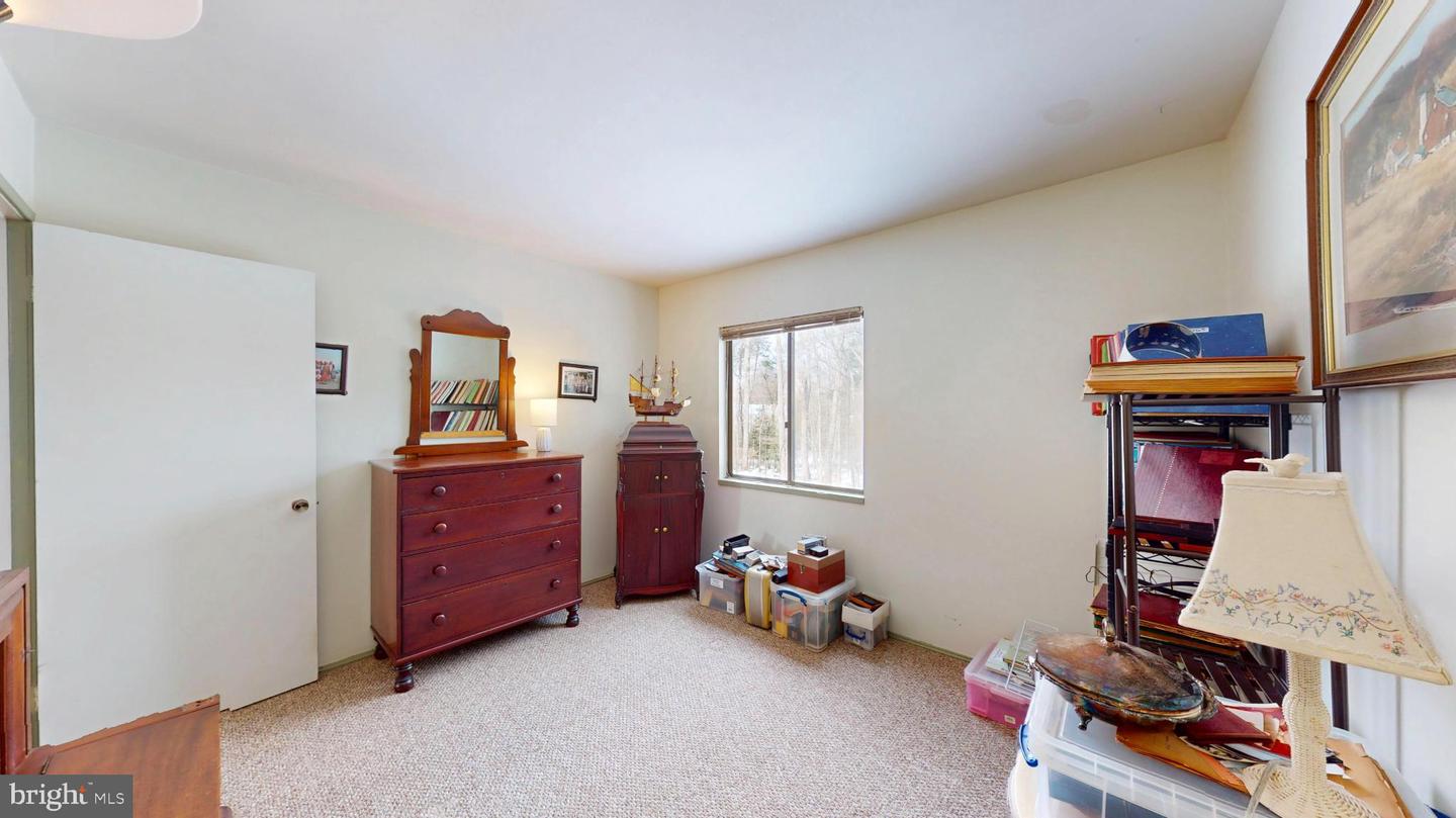 11813 VALE RD, OAKTON, Virginia 22124, 4 Bedrooms Bedrooms, 7 Rooms Rooms,2 BathroomsBathrooms,Residential,For sale,11813 VALE RD,VAFX2286274 MLS # VAFX2286274