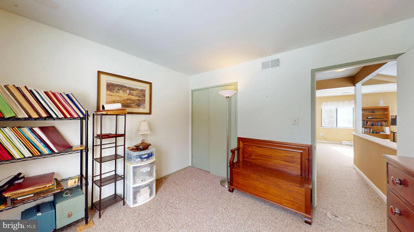 11813 VALE RD, OAKTON, Virginia 22124, 4 Bedrooms Bedrooms, 7 Rooms Rooms,2 BathroomsBathrooms,Residential,For sale,11813 VALE RD,VAFX2286274 MLS # VAFX2286274