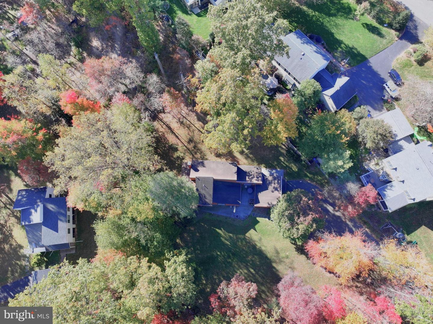 11813 VALE RD, OAKTON, Virginia 22124, 4 Bedrooms Bedrooms, 7 Rooms Rooms,2 BathroomsBathrooms,Residential,For sale,11813 VALE RD,VAFX2286274 MLS # VAFX2286274