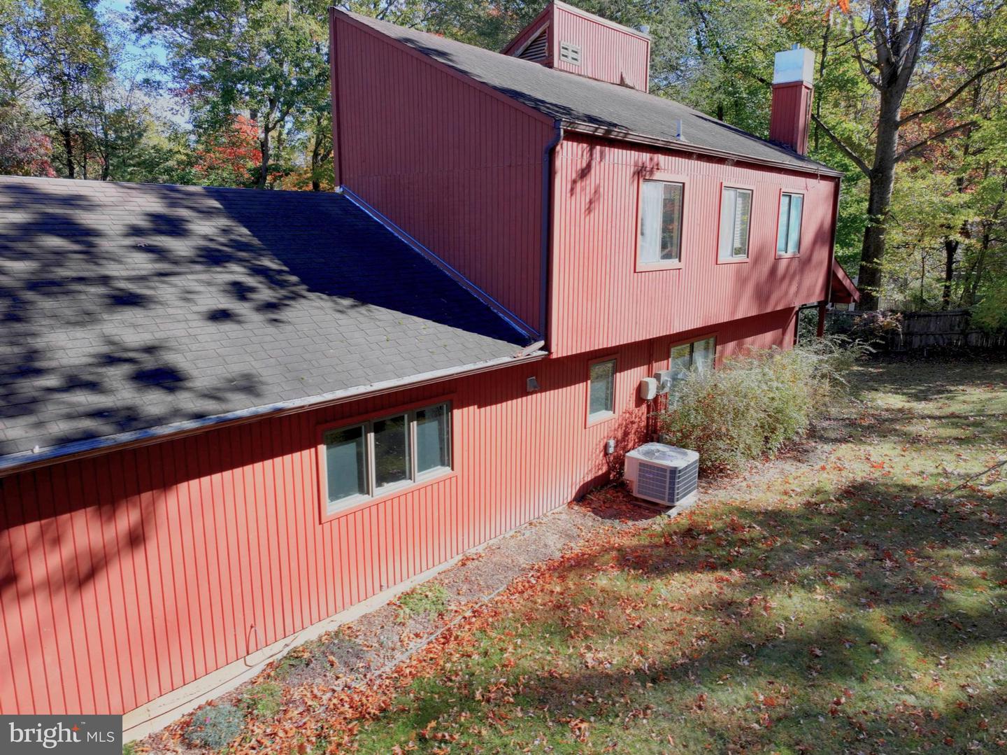 11813 VALE RD, OAKTON, Virginia 22124, 4 Bedrooms Bedrooms, 7 Rooms Rooms,2 BathroomsBathrooms,Residential,For sale,11813 VALE RD,VAFX2286274 MLS # VAFX2286274