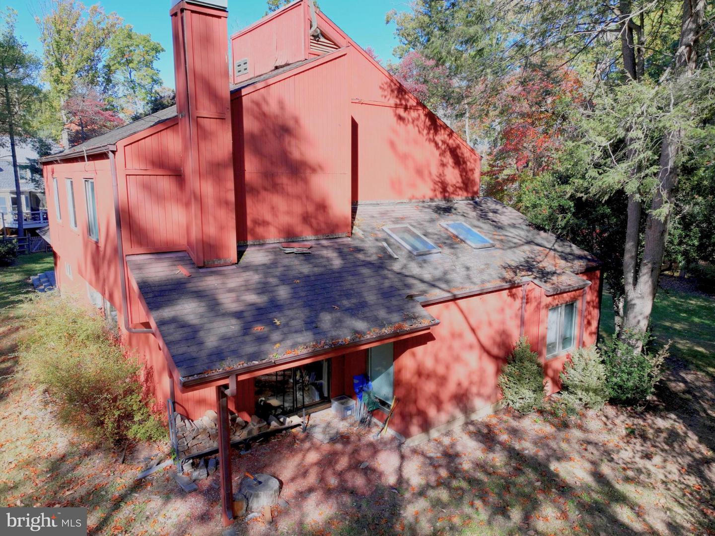 11813 VALE RD, OAKTON, Virginia 22124, 4 Bedrooms Bedrooms, 7 Rooms Rooms,2 BathroomsBathrooms,Residential,For sale,11813 VALE RD,VAFX2286274 MLS # VAFX2286274