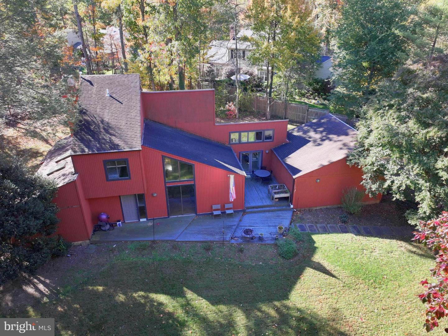 11813 VALE RD, OAKTON, Virginia 22124, 4 Bedrooms Bedrooms, 7 Rooms Rooms,2 BathroomsBathrooms,Residential,For sale,11813 VALE RD,VAFX2286274 MLS # VAFX2286274