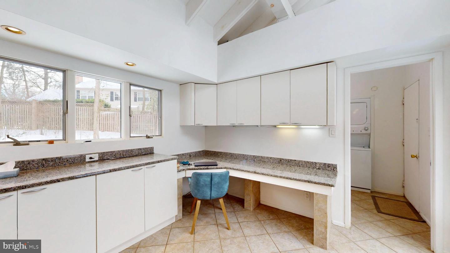 11813 VALE RD, OAKTON, Virginia 22124, 4 Bedrooms Bedrooms, 7 Rooms Rooms,2 BathroomsBathrooms,Residential,For sale,11813 VALE RD,VAFX2286274 MLS # VAFX2286274