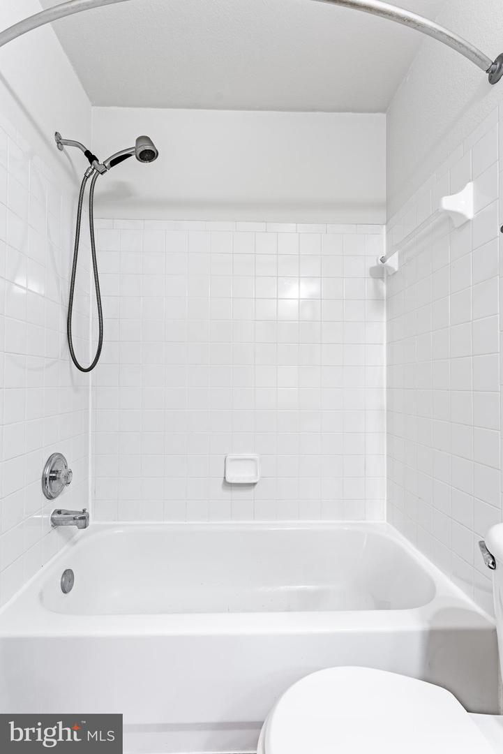 12887 FAIR BRIAR LN, FAIRFAX, Virginia 22033, 2 Bedrooms Bedrooms, ,2 BathroomsBathrooms,Residential,For sale,12887 FAIR BRIAR LN,VAFX2286548 MLS # VAFX2286548