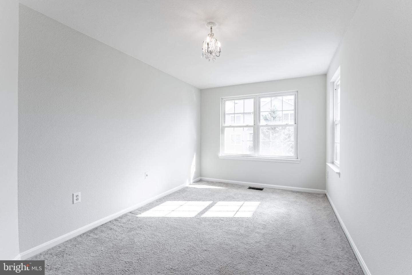 12887 FAIR BRIAR LN, FAIRFAX, Virginia 22033, 2 Bedrooms Bedrooms, ,2 BathroomsBathrooms,Residential,For sale,12887 FAIR BRIAR LN,VAFX2286548 MLS # VAFX2286548