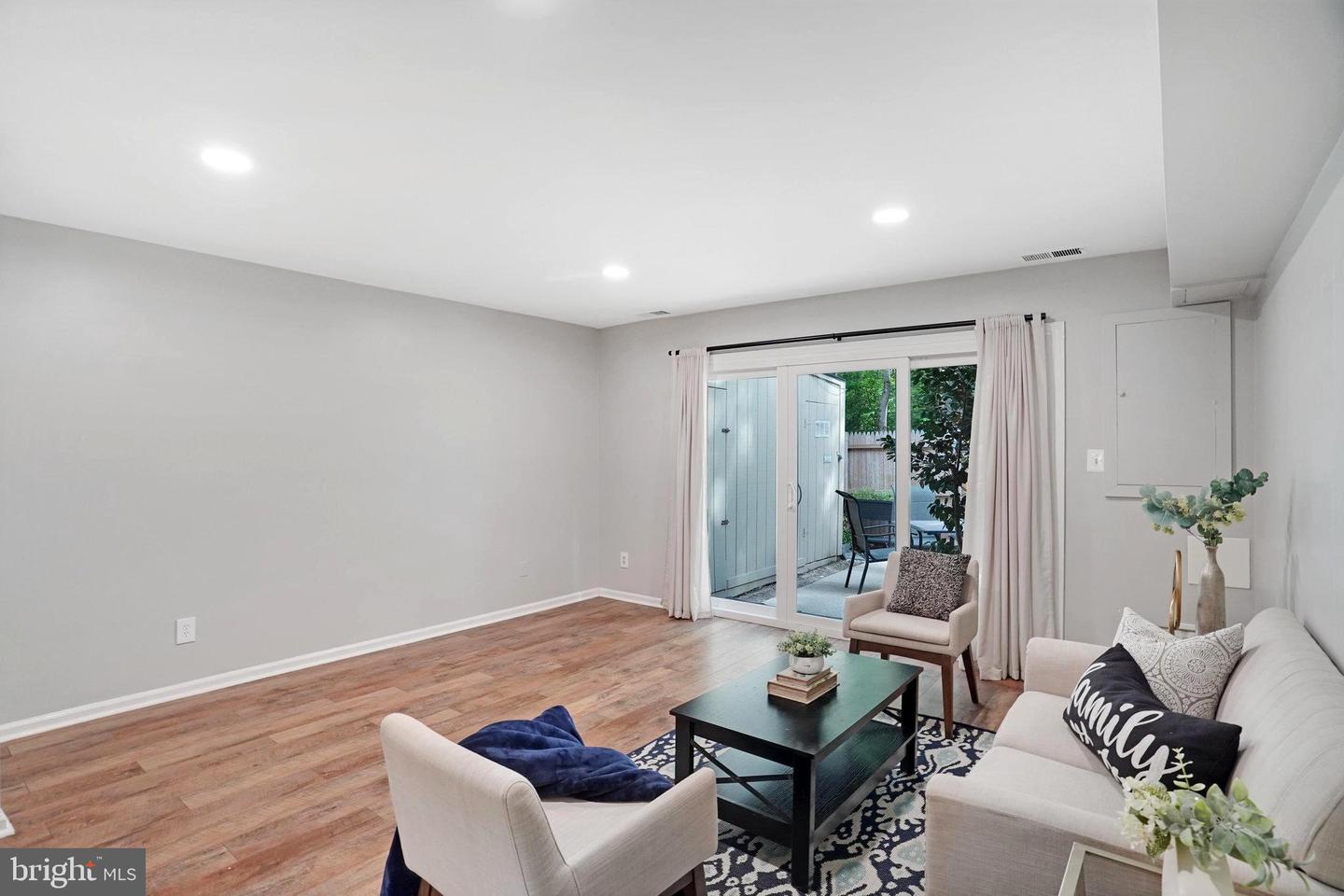 5925 MINUTEMEN RD #248, SPRINGFIELD, Virginia 22152, 2 Bedrooms Bedrooms, ,1 BathroomBathrooms,Residential,For sale,5925 MINUTEMEN RD #248,VAFX2286334 MLS # VAFX2286334