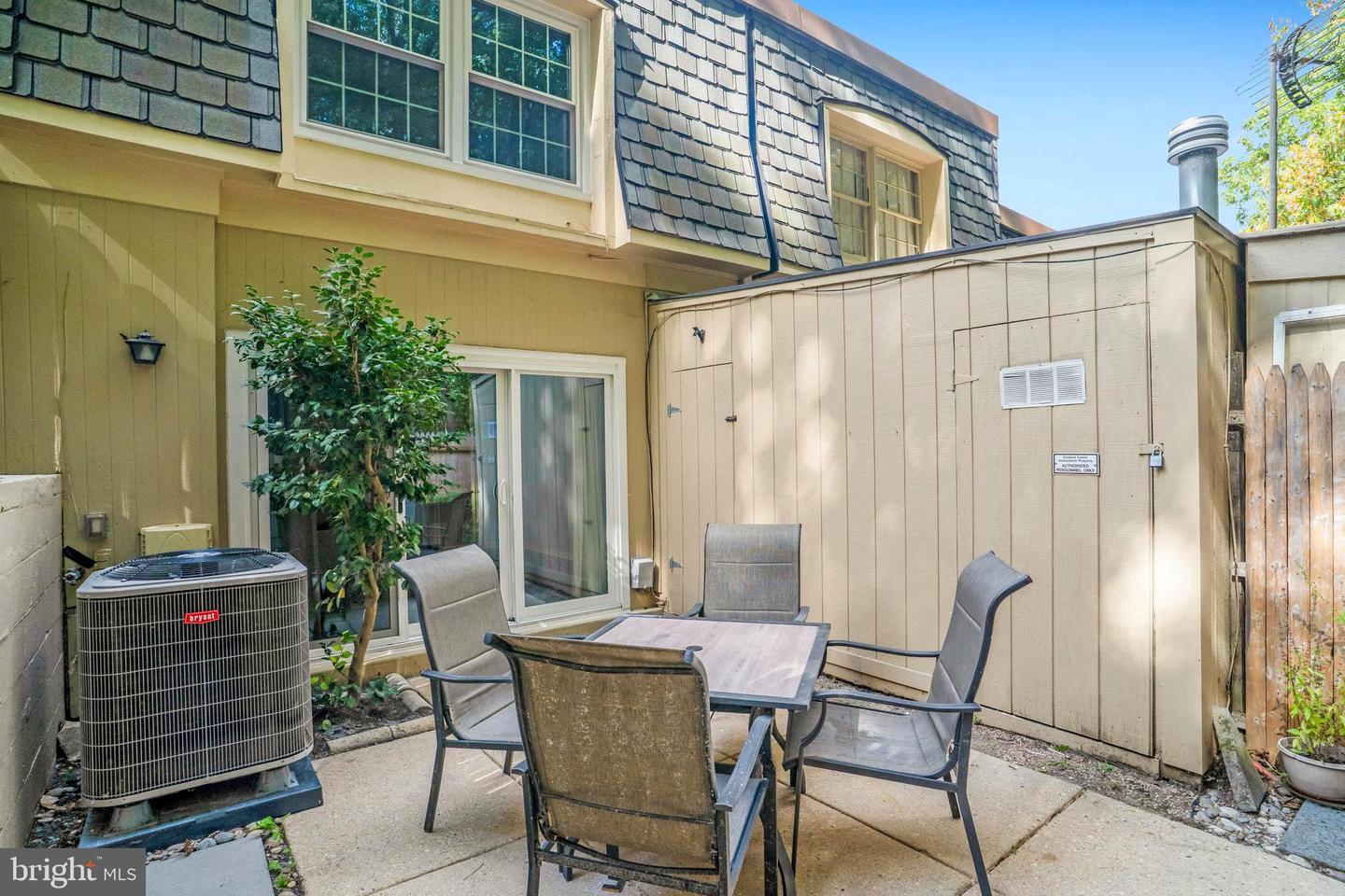 5925 MINUTEMEN RD #248, SPRINGFIELD, Virginia 22152, 2 Bedrooms Bedrooms, ,1 BathroomBathrooms,Residential,For sale,5925 MINUTEMEN RD #248,VAFX2286334 MLS # VAFX2286334