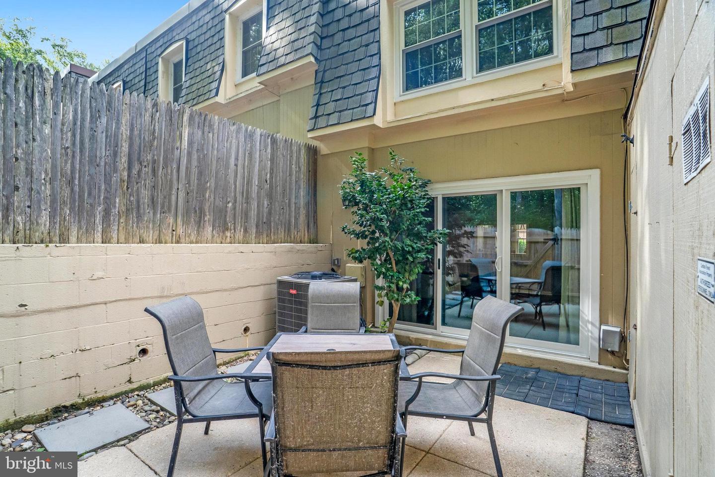 5925 MINUTEMEN RD #248, SPRINGFIELD, Virginia 22152, 2 Bedrooms Bedrooms, ,1 BathroomBathrooms,Residential,For sale,5925 MINUTEMEN RD #248,VAFX2286334 MLS # VAFX2286334