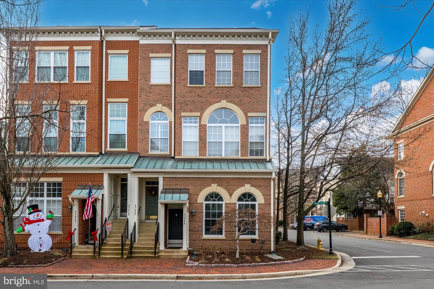 4908-A JOHN TICER DR #A, ALEXANDRIA, Virginia 22304, 2 Bedrooms Bedrooms, ,2 BathroomsBathrooms,Residential,For sale,4908-A JOHN TICER DR #A,VAAX2053290 MLS # VAAX2053290