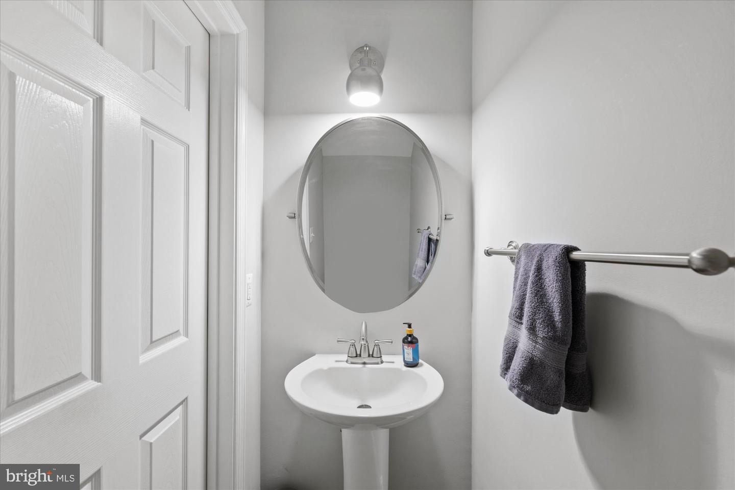 4908-A JOHN TICER DR #A, ALEXANDRIA, Virginia 22304, 2 Bedrooms Bedrooms, ,2 BathroomsBathrooms,Residential,For sale,4908-A JOHN TICER DR #A,VAAX2053290 MLS # VAAX2053290