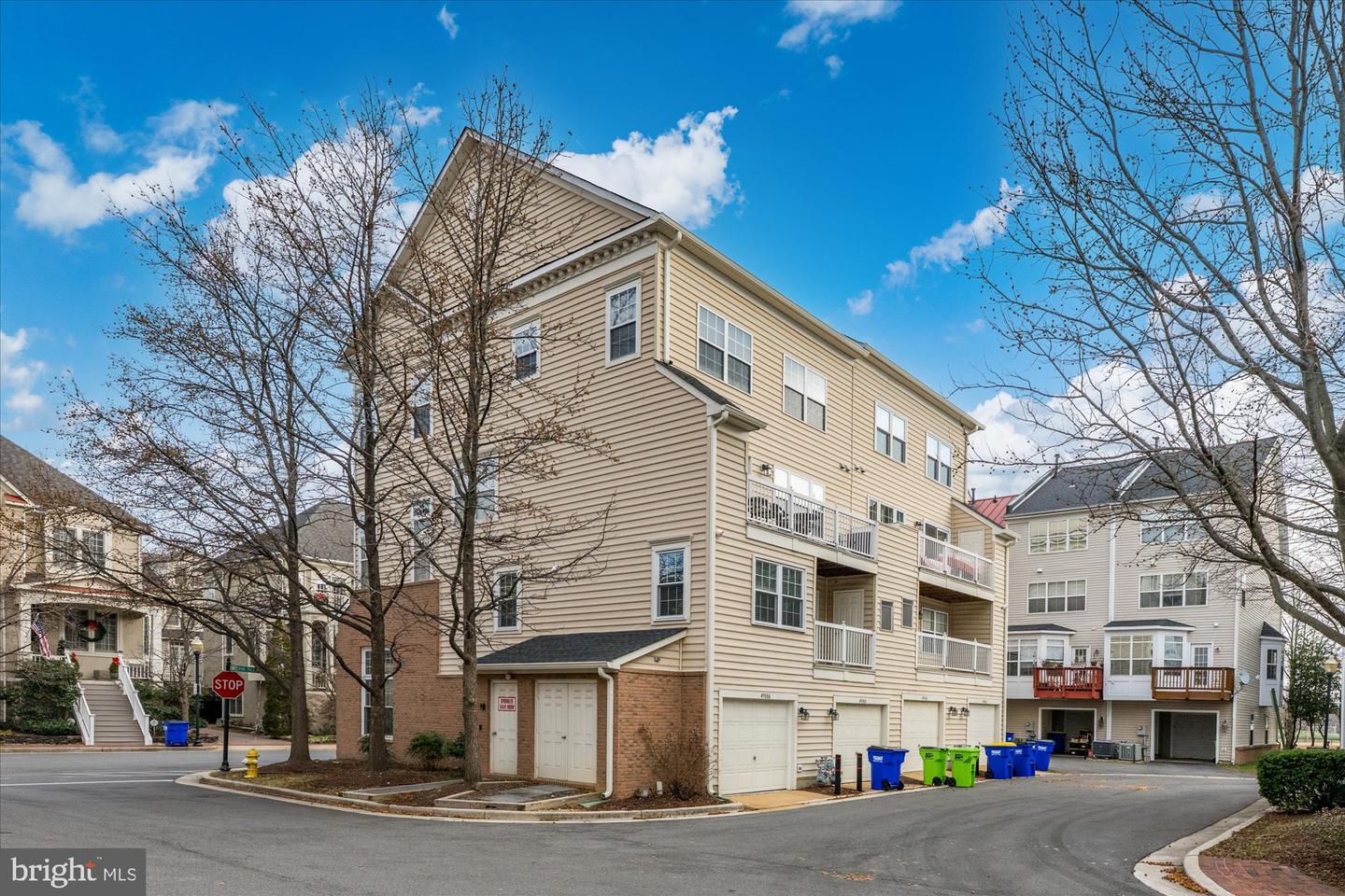 4908-A JOHN TICER DR #A, ALEXANDRIA, Virginia 22304, 2 Bedrooms Bedrooms, ,2 BathroomsBathrooms,Residential,For sale,4908-A JOHN TICER DR #A,VAAX2053290 MLS # VAAX2053290