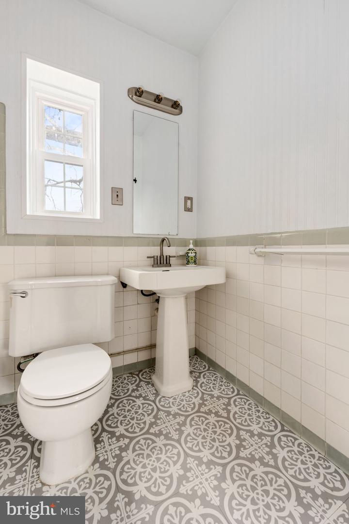 1455 MARTHA CUSTIS DR, ALEXANDRIA, Virginia 22302, 3 Bedrooms Bedrooms, ,1 BathroomBathrooms,Residential,For sale,1455 MARTHA CUSTIS DR,VAAX2053322 MLS # VAAX2053322