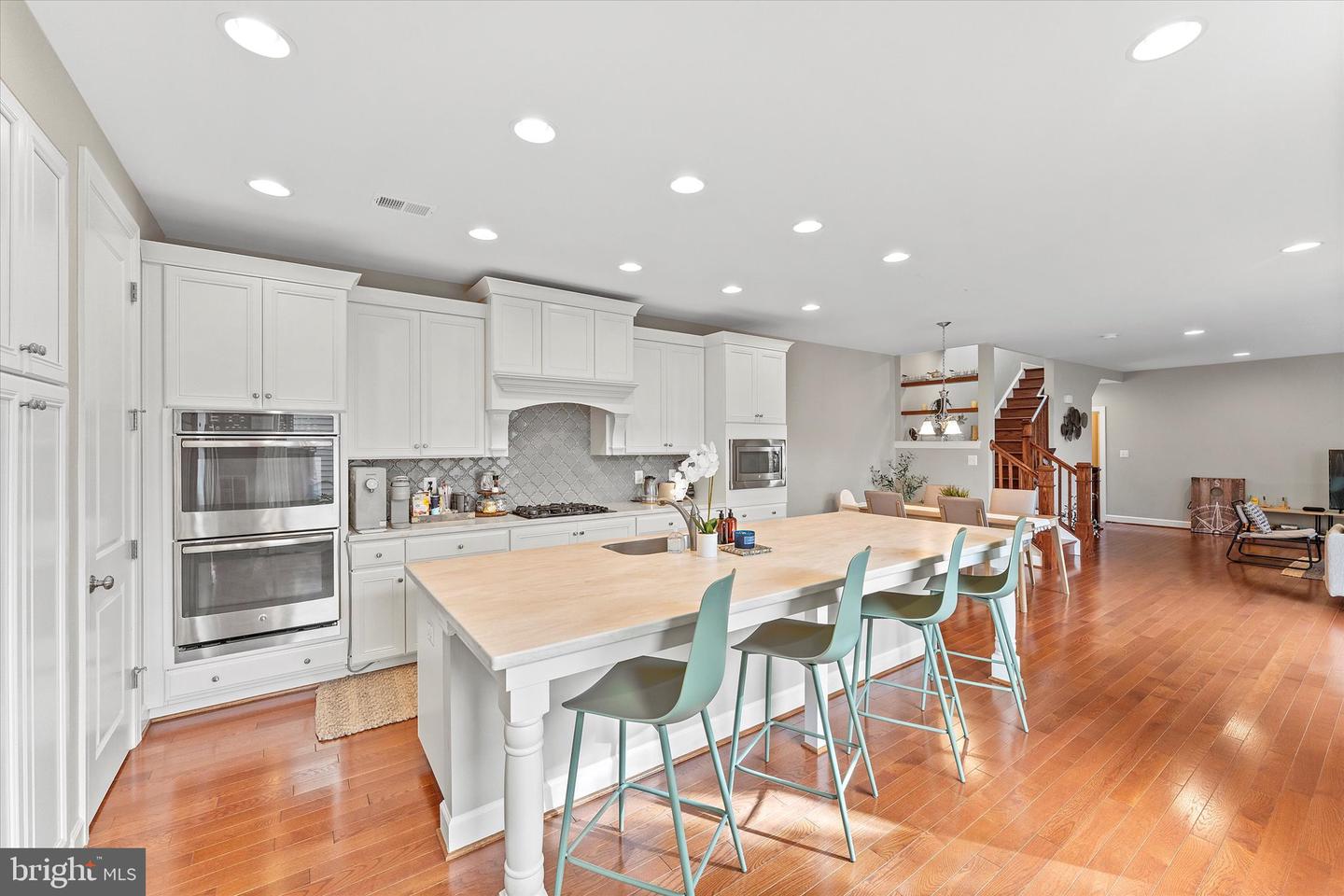 20433 SAVIN HILL DR, ASHBURN, Virginia 20147, 5 Bedrooms Bedrooms, ,4 BathroomsBathrooms,Residential,For sale,20433 SAVIN HILL DR,VALO2114260 MLS # VALO2114260