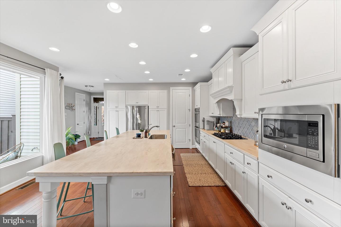 20433 SAVIN HILL DR, ASHBURN, Virginia 20147, 5 Bedrooms Bedrooms, ,4 BathroomsBathrooms,Residential,For sale,20433 SAVIN HILL DR,VALO2114260 MLS # VALO2114260