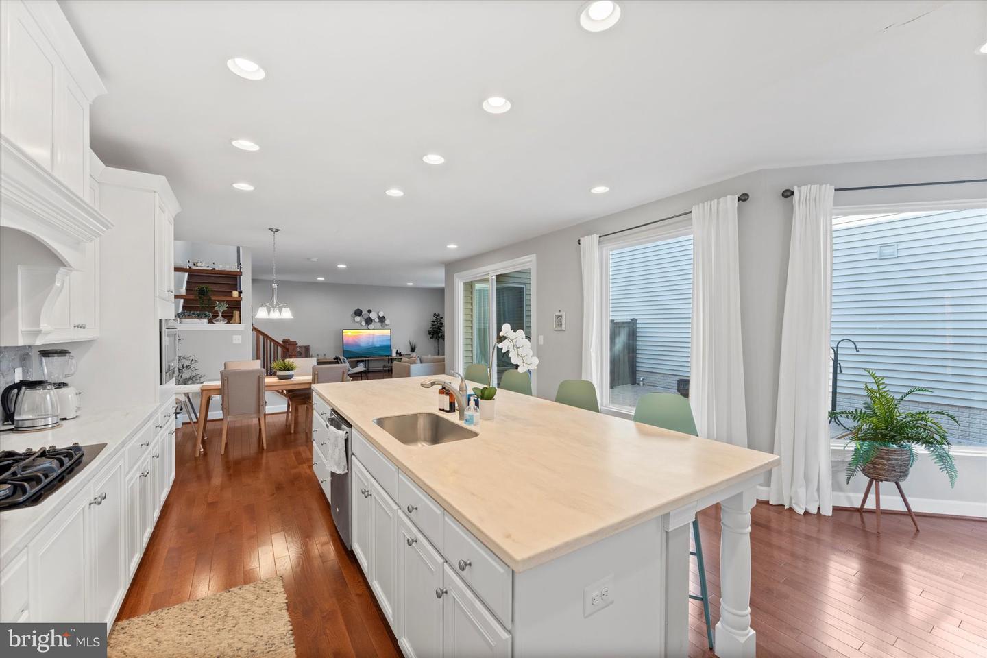 20433 SAVIN HILL DR, ASHBURN, Virginia 20147, 5 Bedrooms Bedrooms, ,4 BathroomsBathrooms,Residential,For sale,20433 SAVIN HILL DR,VALO2114260 MLS # VALO2114260