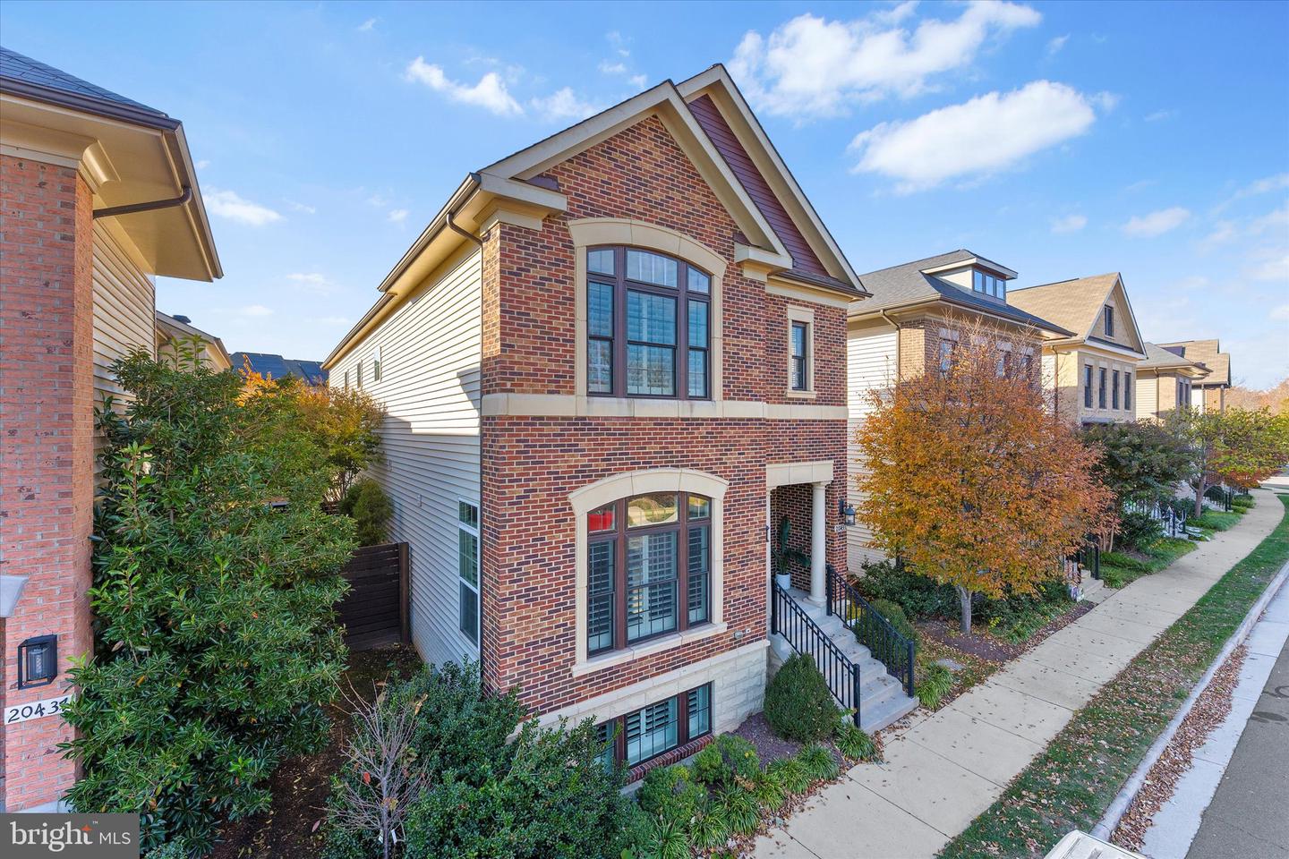 20433 SAVIN HILL DR, ASHBURN, Virginia 20147, 5 Bedrooms Bedrooms, ,4 BathroomsBathrooms,Residential,For sale,20433 SAVIN HILL DR,VALO2114260 MLS # VALO2114260