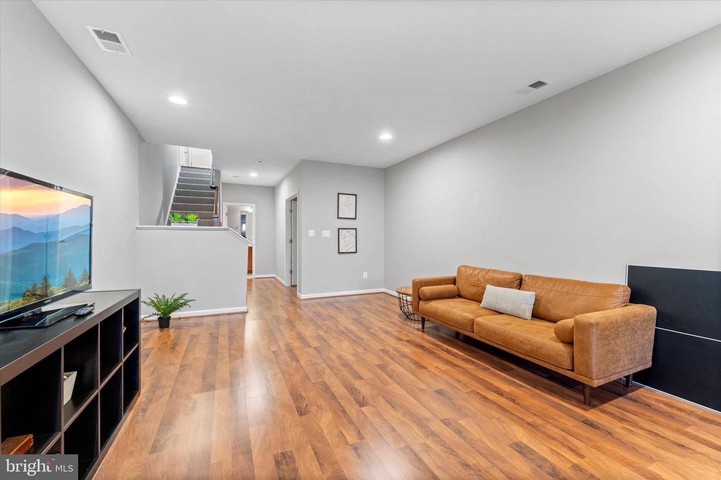 20433 SAVIN HILL DR, ASHBURN, Virginia 20147, 5 Bedrooms Bedrooms, ,4 BathroomsBathrooms,Residential,For sale,20433 SAVIN HILL DR,VALO2114260 MLS # VALO2114260