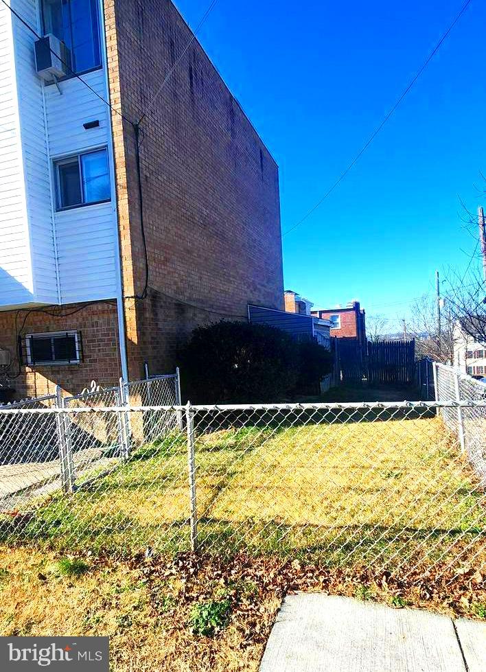 1801 29TH ST SE, WASHINGTON, District Of Columbia 20020, 3 Bedrooms Bedrooms, ,1 BathroomBathrooms,Residential,For sale,1801 29TH ST SE,DCDC2241970 MLS # DCDC2241970