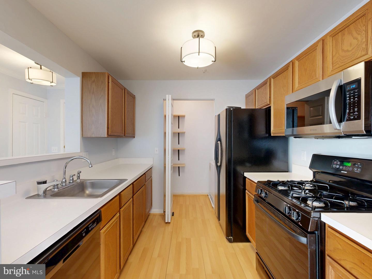 14196 CUDDY LOOP #304, WOODBRIDGE, Virginia 22193, 2 Bedrooms Bedrooms, ,2 BathroomsBathrooms,Residential,For sale,14196 CUDDY LOOP #304,VAPW2110772 MLS # VAPW2110772