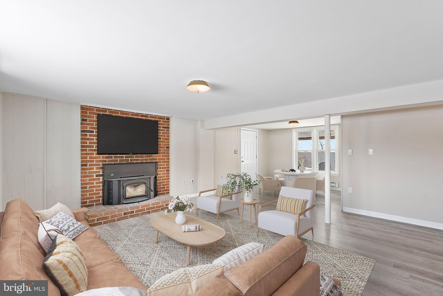 39857 THOMAS MILL RD, LEESBURG, Virginia 20175, 4 Bedrooms Bedrooms, ,2 BathroomsBathrooms,Residential,For sale,39857 THOMAS MILL RD,VALO2114180 MLS # VALO2114180