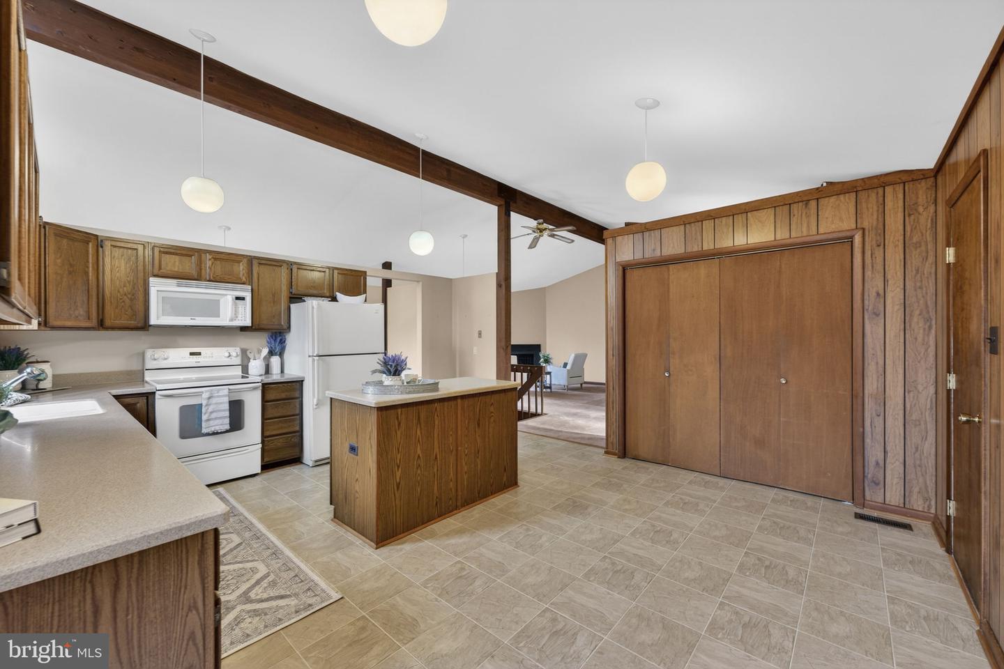 6030 SNOW MOUNTAIN RD, BROAD RUN, Virginia 20137, 4 Bedrooms Bedrooms, ,3 BathroomsBathrooms,Residential,For sale,6030 SNOW MOUNTAIN RD,VAFQ2020172 MLS # VAFQ2020172