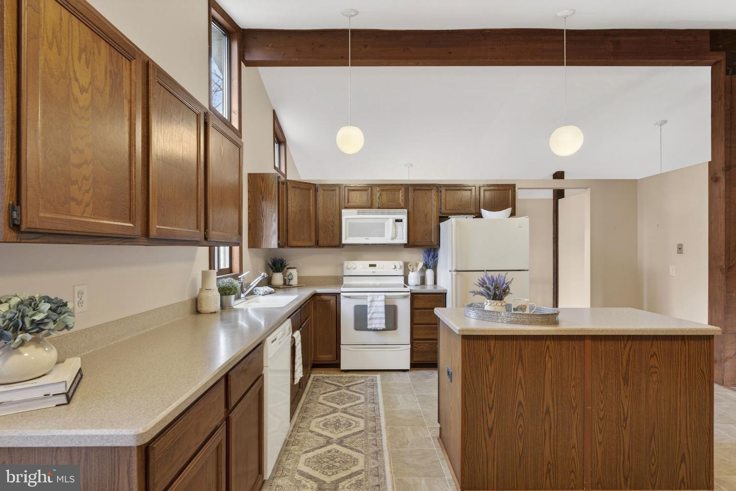 6030 SNOW MOUNTAIN RD, BROAD RUN, Virginia 20137, 4 Bedrooms Bedrooms, ,3 BathroomsBathrooms,Residential,For sale,6030 SNOW MOUNTAIN RD,VAFQ2020172 MLS # VAFQ2020172