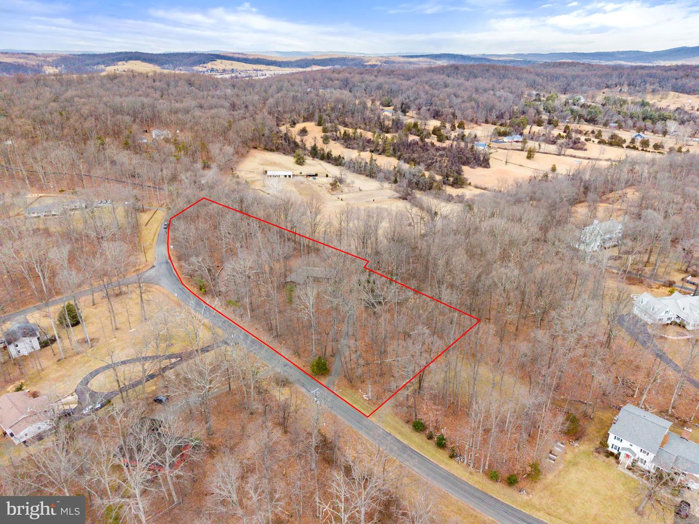 6030 SNOW MOUNTAIN RD, BROAD RUN, Virginia 20137, 4 Bedrooms Bedrooms, ,3 BathroomsBathrooms,Residential,For sale,6030 SNOW MOUNTAIN RD,VAFQ2020172 MLS # VAFQ2020172