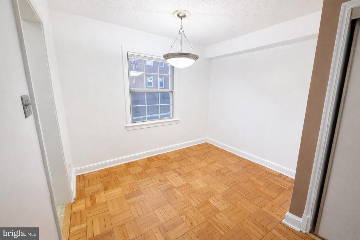 2511 ARLINGTON BLVD #101, ARLINGTON, Virginia 22201, 1 Bedroom Bedrooms, ,1 BathroomBathrooms,Residential,For sale,2511 ARLINGTON BLVD #101,VAAR2067910 MLS # VAAR2067910