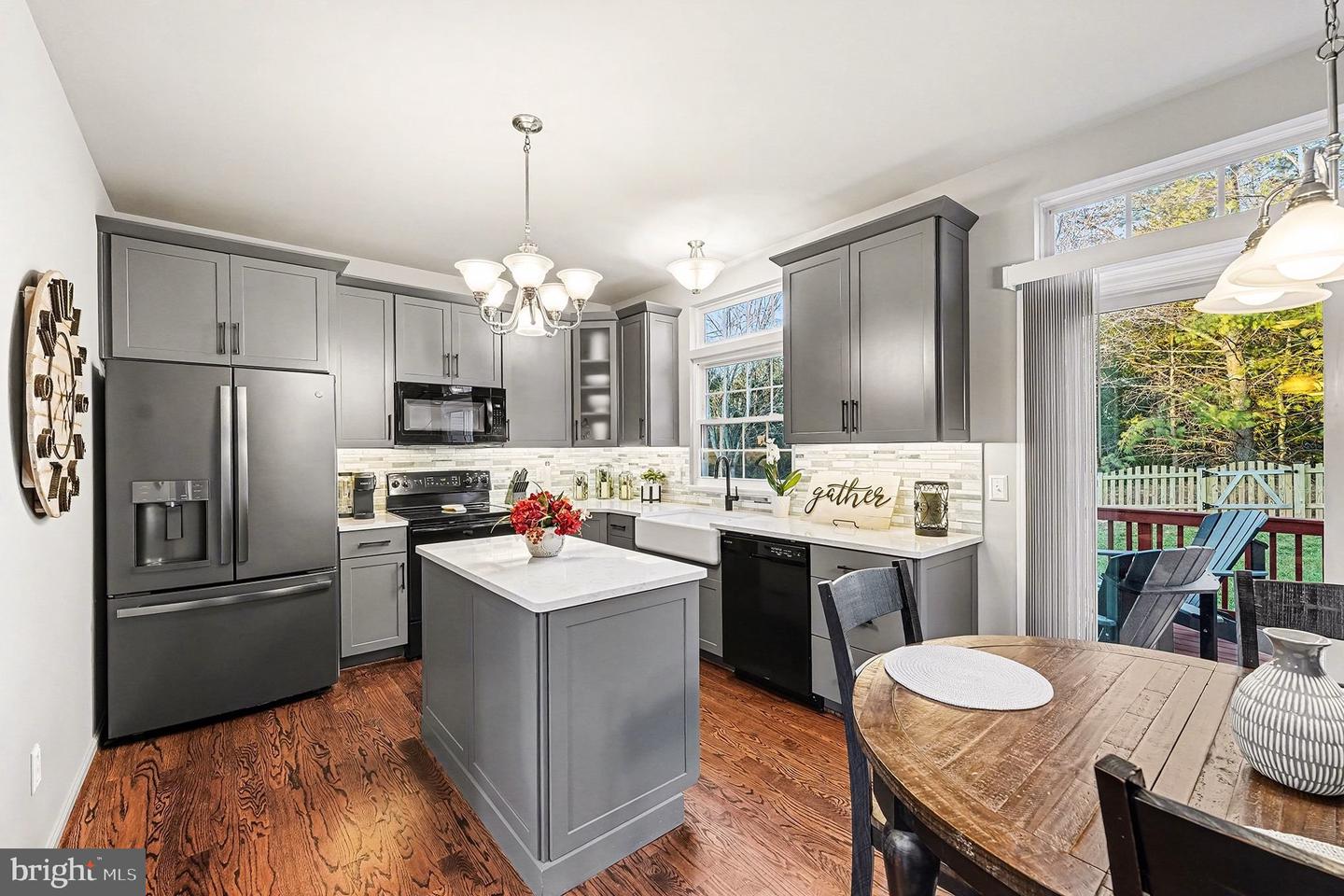 6465 COLONIAL VILLAGE LOOP, MANASSAS, Virginia 20112, 4 Bedrooms Bedrooms, ,3 BathroomsBathrooms,Residential,For sale,6465 COLONIAL VILLAGE LOOP,VAPW2110886 MLS # VAPW2110886