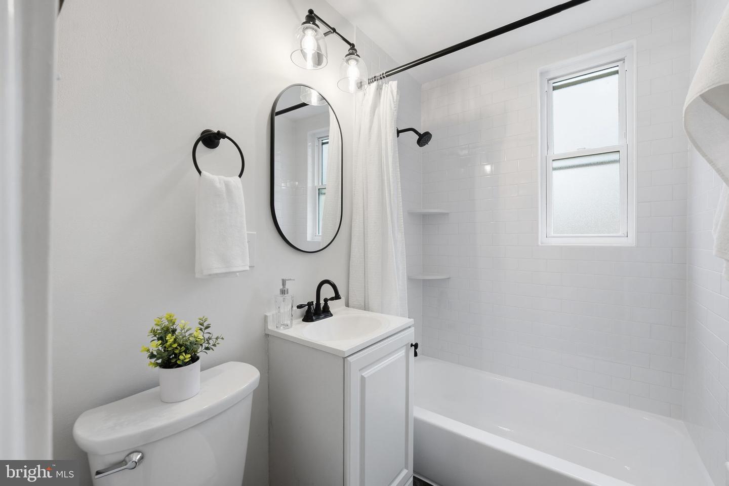 234 N THOMAS ST #234-4, ARLINGTON, Virginia 22203, 2 Bedrooms Bedrooms, ,1 BathroomBathrooms,Residential,For sale,234 N THOMAS ST #234-4,VAAR2067946 MLS # VAAR2067946