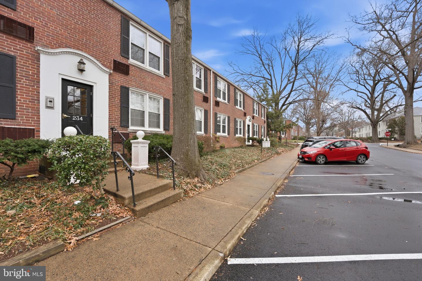 234 N THOMAS ST #234-4, ARLINGTON, Virginia 22203, 2 Bedrooms Bedrooms, ,1 BathroomBathrooms,Residential,For sale,234 N THOMAS ST #234-4,VAAR2067946 MLS # VAAR2067946