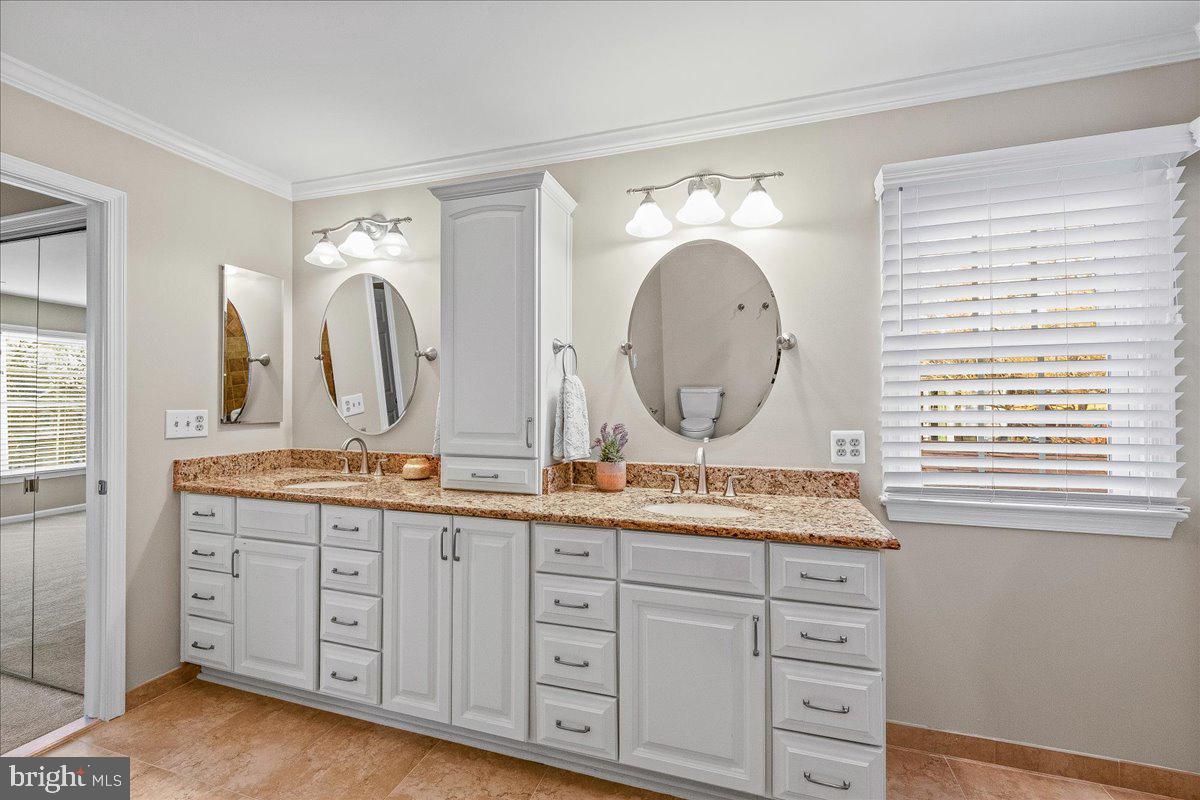 6902 COMPTON HEIGHTS CIR, CLIFTON, Virginia 20124, 4 Bedrooms Bedrooms, ,3 BathroomsBathrooms,Residential,For sale,6902 COMPTON HEIGHTS CIR,VAFX2286756 MLS # VAFX2286756