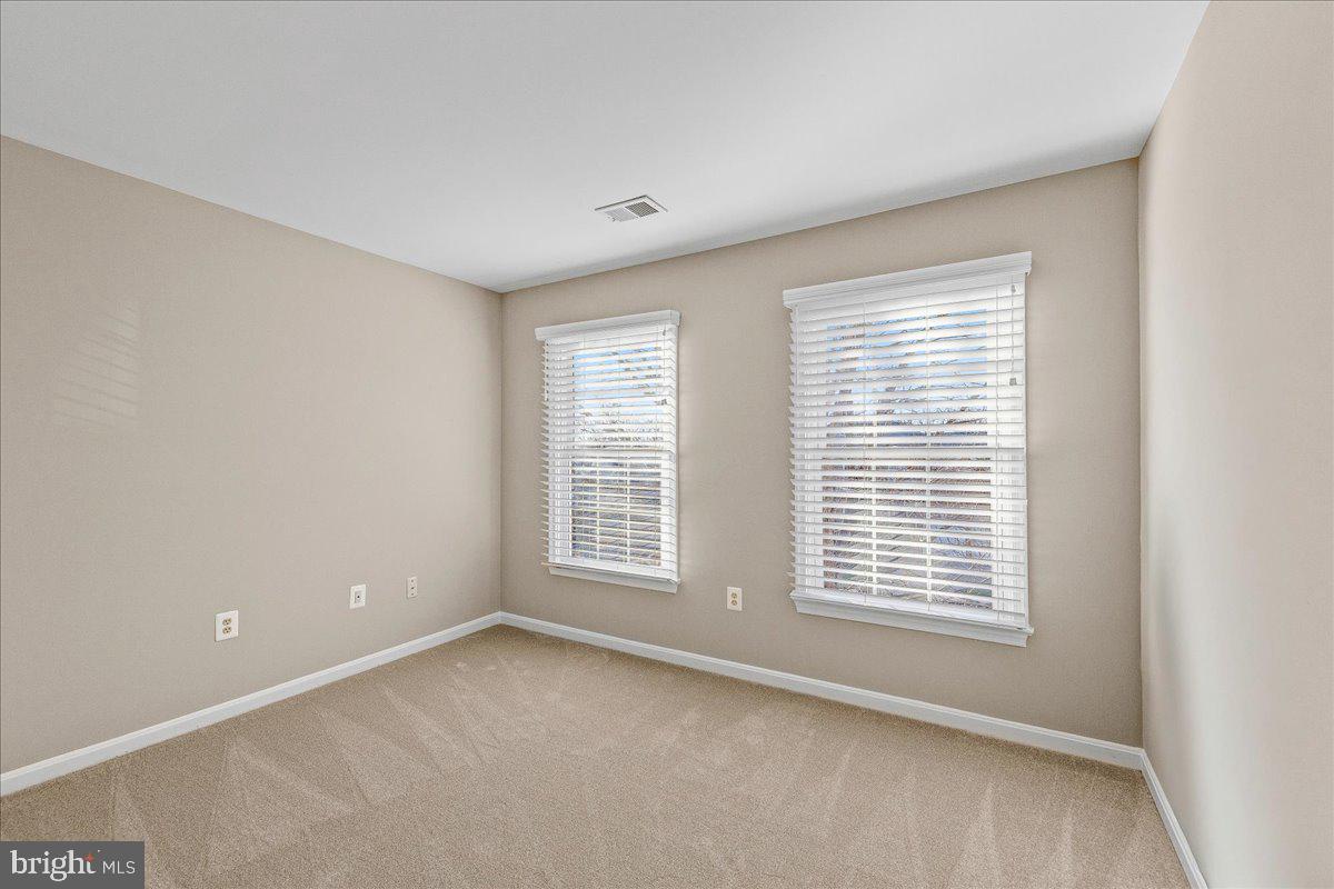 6902 COMPTON HEIGHTS CIR, CLIFTON, Virginia 20124, 4 Bedrooms Bedrooms, ,3 BathroomsBathrooms,Residential,For sale,6902 COMPTON HEIGHTS CIR,VAFX2286756 MLS # VAFX2286756